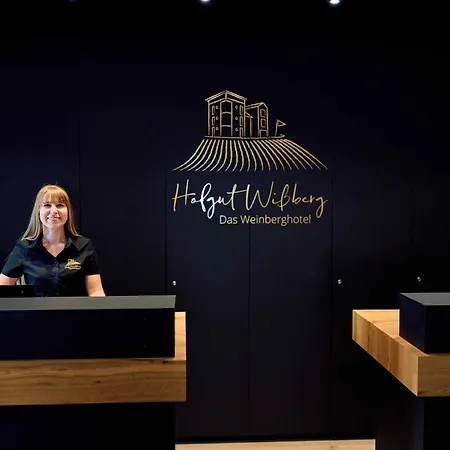 Hofgut Wissberg - Weinberghotel Hotel 4*